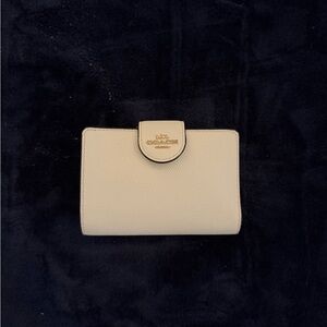 Coach Medium Corner Zip Wallet